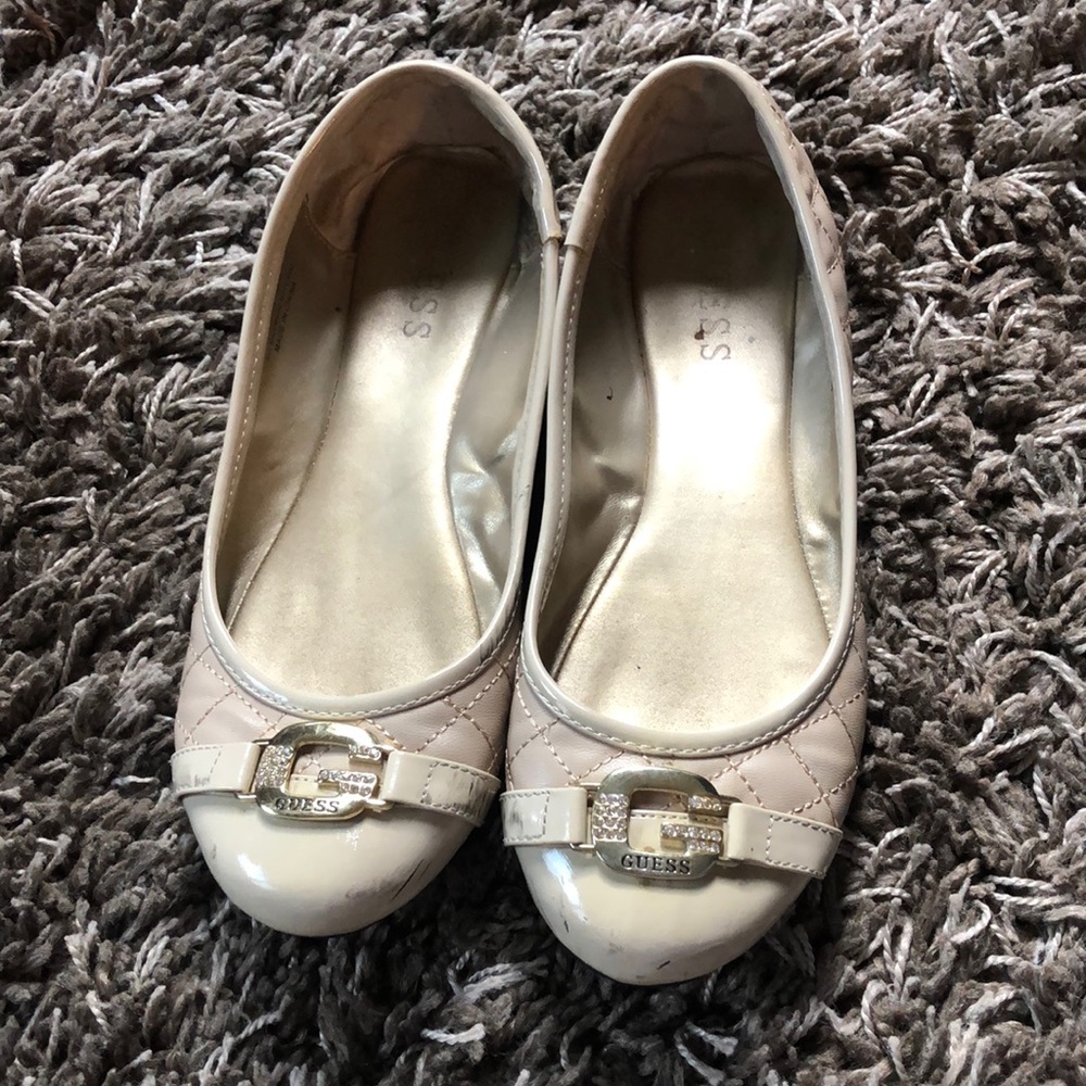 Guess flats